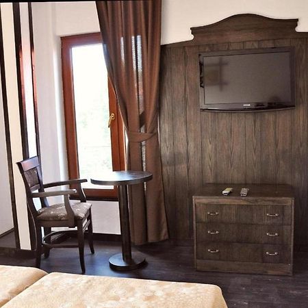 Kaleto Hotel Lom Екстер'єр фото