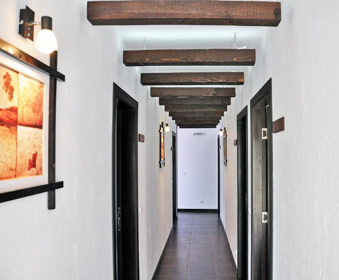 Kaleto Hotel Lom Екстер'єр фото