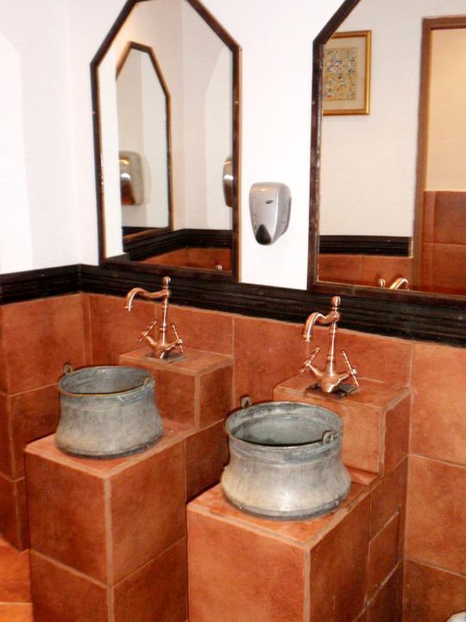 Kaleto Hotel Lom Екстер'єр фото