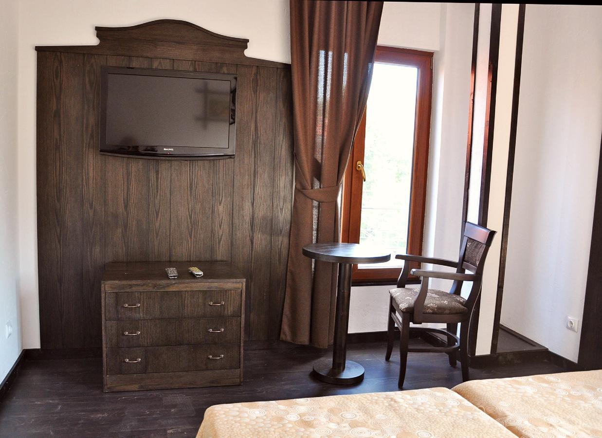 Kaleto Hotel Lom Екстер'єр фото